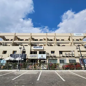 وأجنحة أكوافيستا العقبة